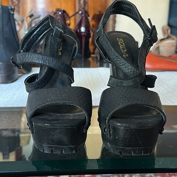 Y2K fairy goth SODA chunky block, heel platform studded heel size 7 - Picture 3 of 4